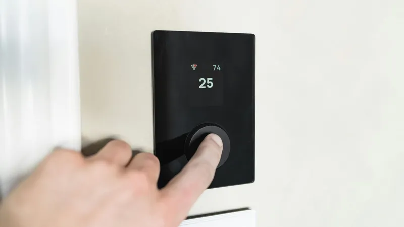 Thermostaat en regeling voor bediening van de cv-installatie
